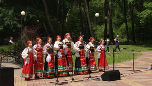 Детский образцовый вокальный ансамбль «Яблонька».